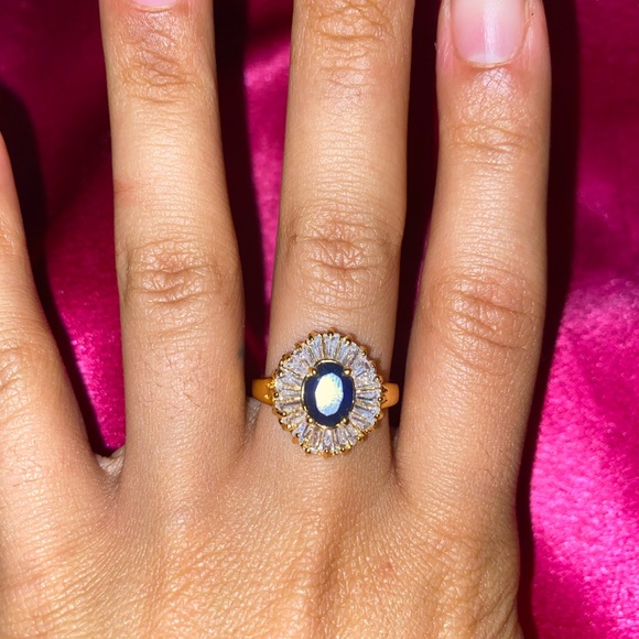 Deep blue gemstone ring - Picture 2 of 3